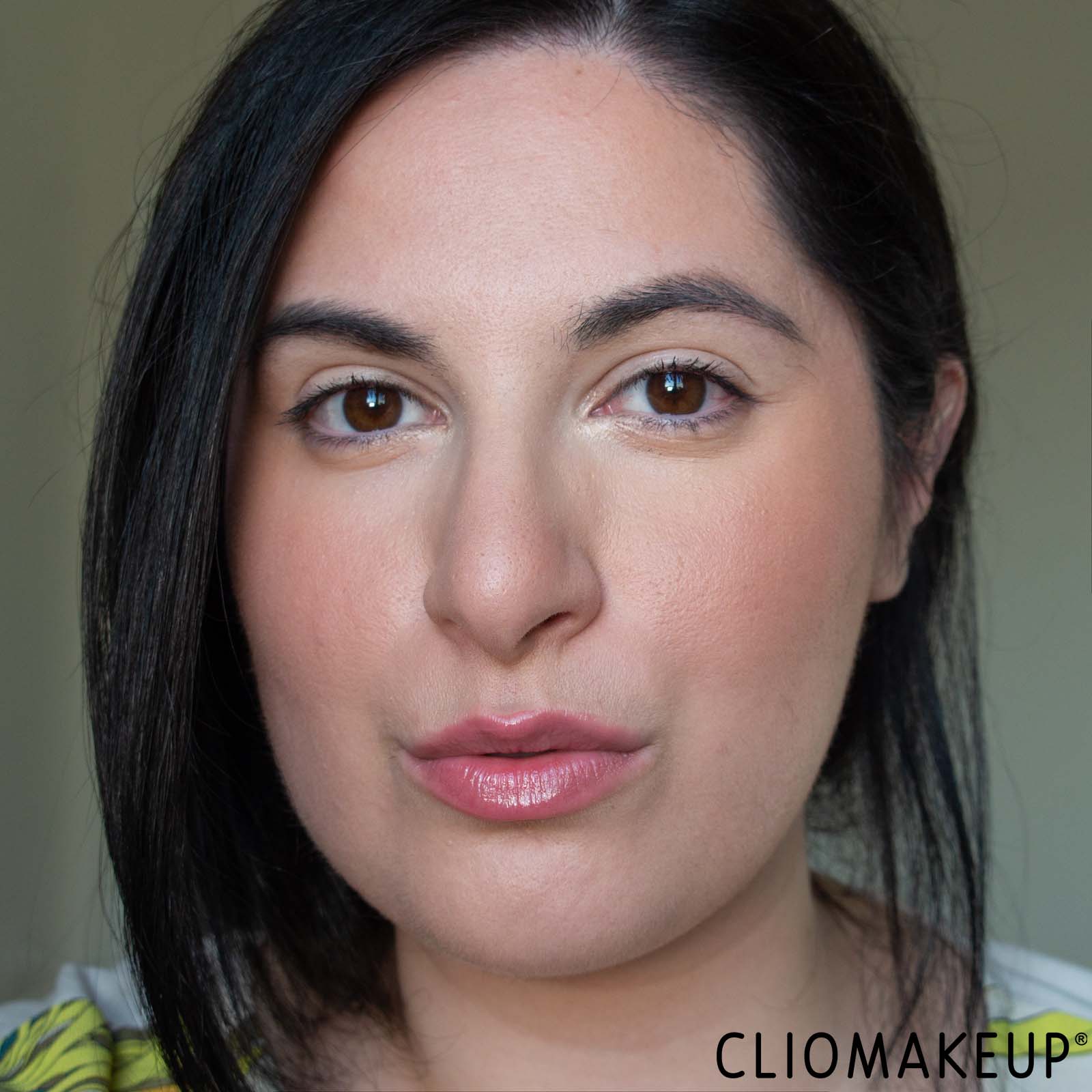 cliomakeup-recensione-spray-fissante-too-faced-insurance-setting-spray-13