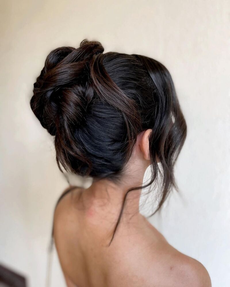 cliomakeup-acconciature-capelli-rovinati-mare-messy-bun
