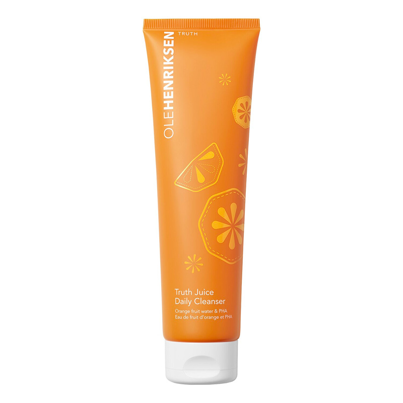cliomakeup-come-preparare-la-pelle-al-trucco-step-skincare-e-consigli-della-makeup-artist-olehenriksen-detergente-in-gel
