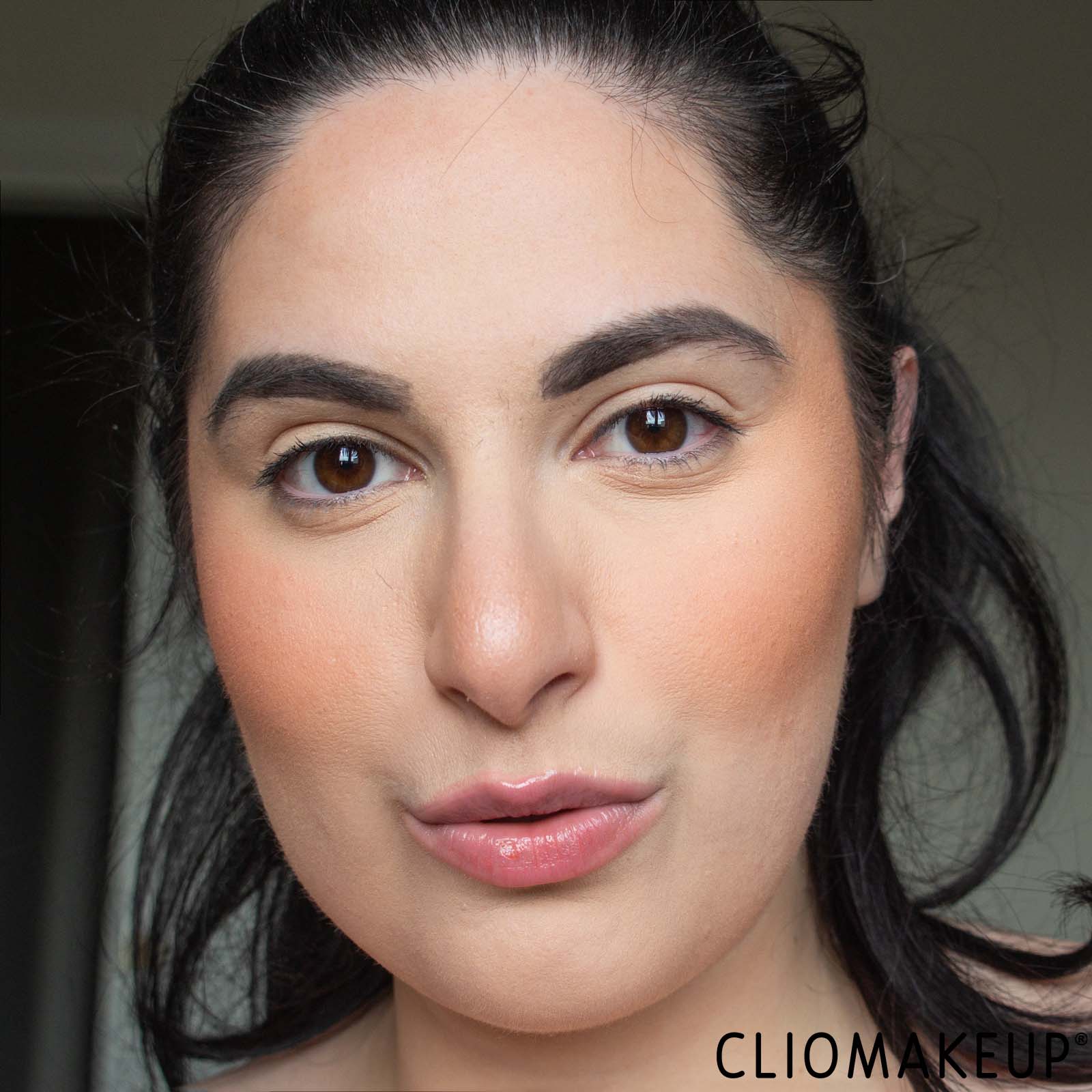 cliomakeup-recensione-balsamo-labbra-essence-lip-care-hydra-oil-core-balm-12