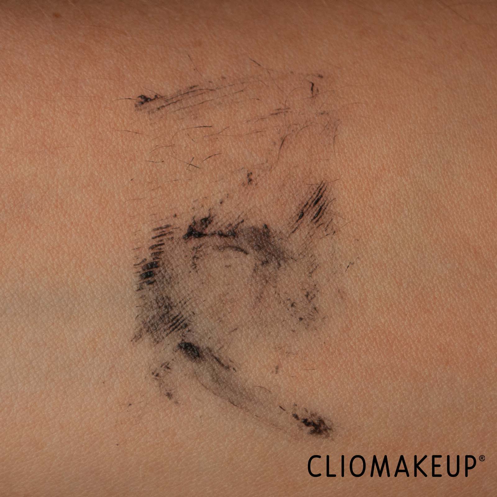 cliomakeup-recensione-mascara-too-faced-better-than-sex-foreplay-mascara-primer-7