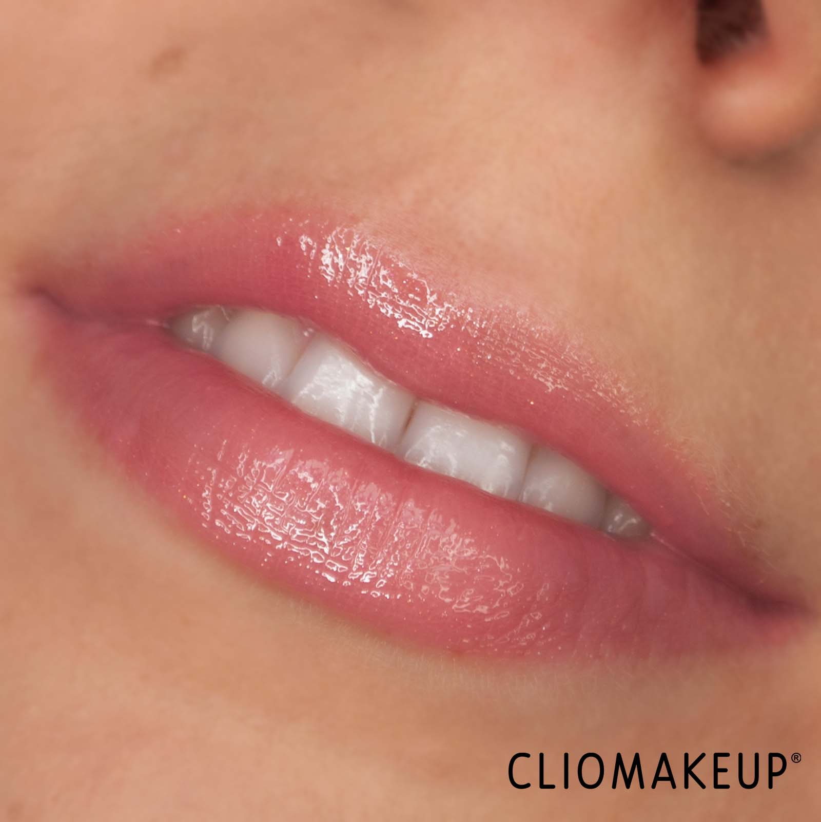 cliomakeup-recensione-rossetto-makeup-by-mario-moisture-glow-plumping-lip-serum-11