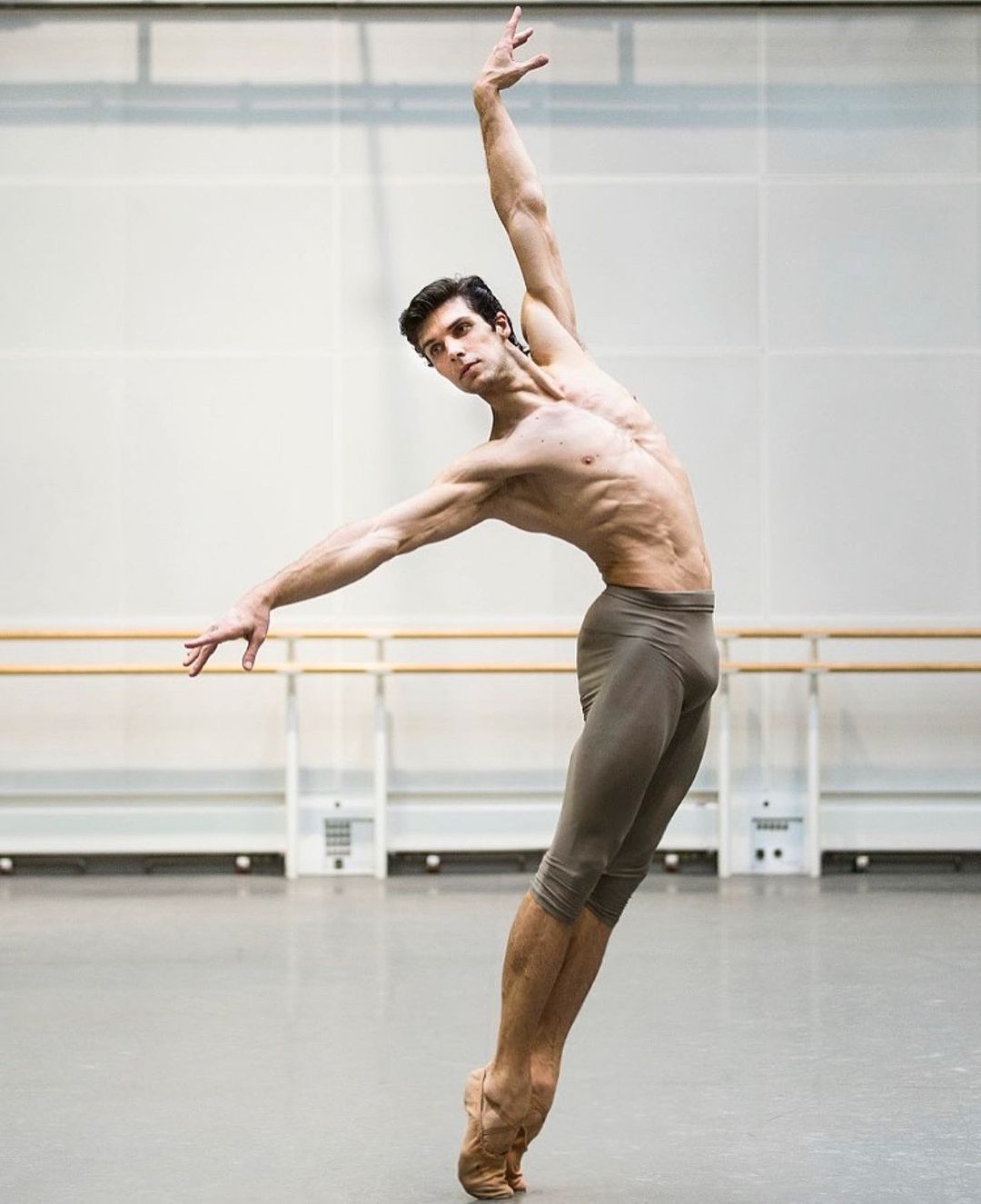 cliomakeup-roberto-bolle-curiosita-ballerino-italiano-9