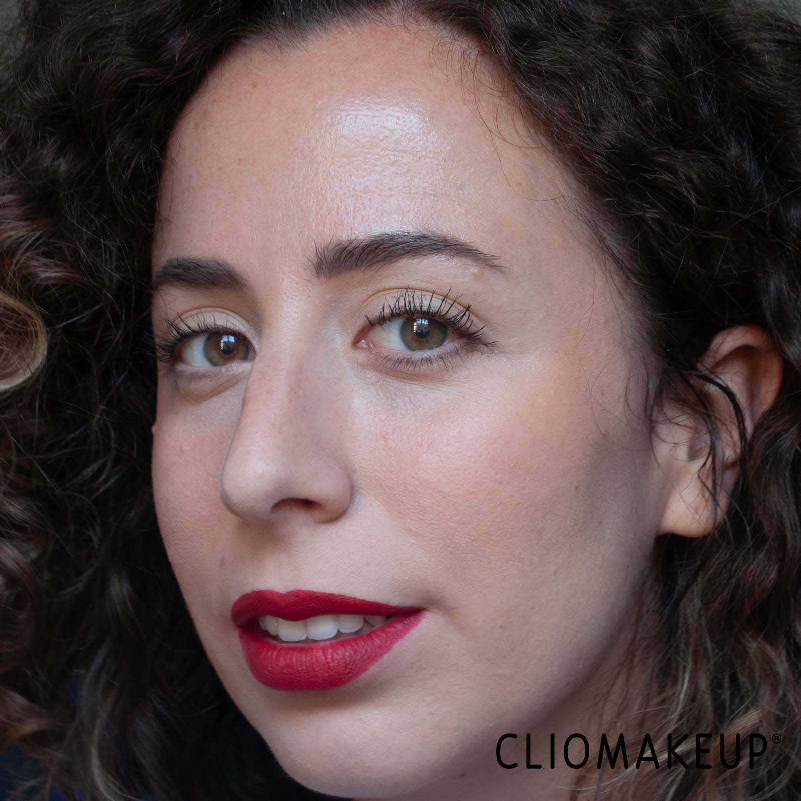 cliomakeup-recensione-fondotinta-fenty-beauty-eaze-drop-tint-stick-12