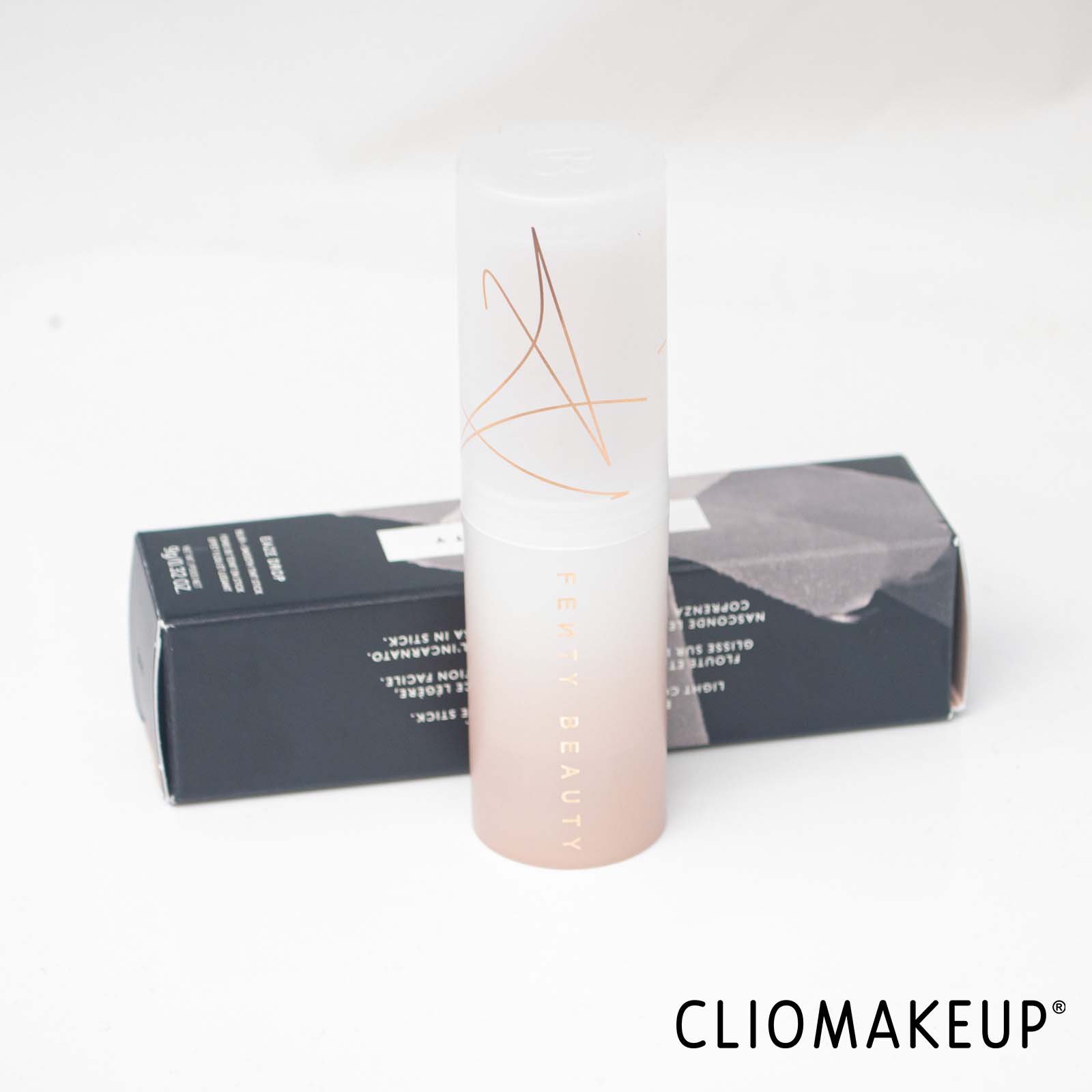 cliomakeup-recensione-fondotinta-fenty-beauty-eaze-drop-tint-stick-4