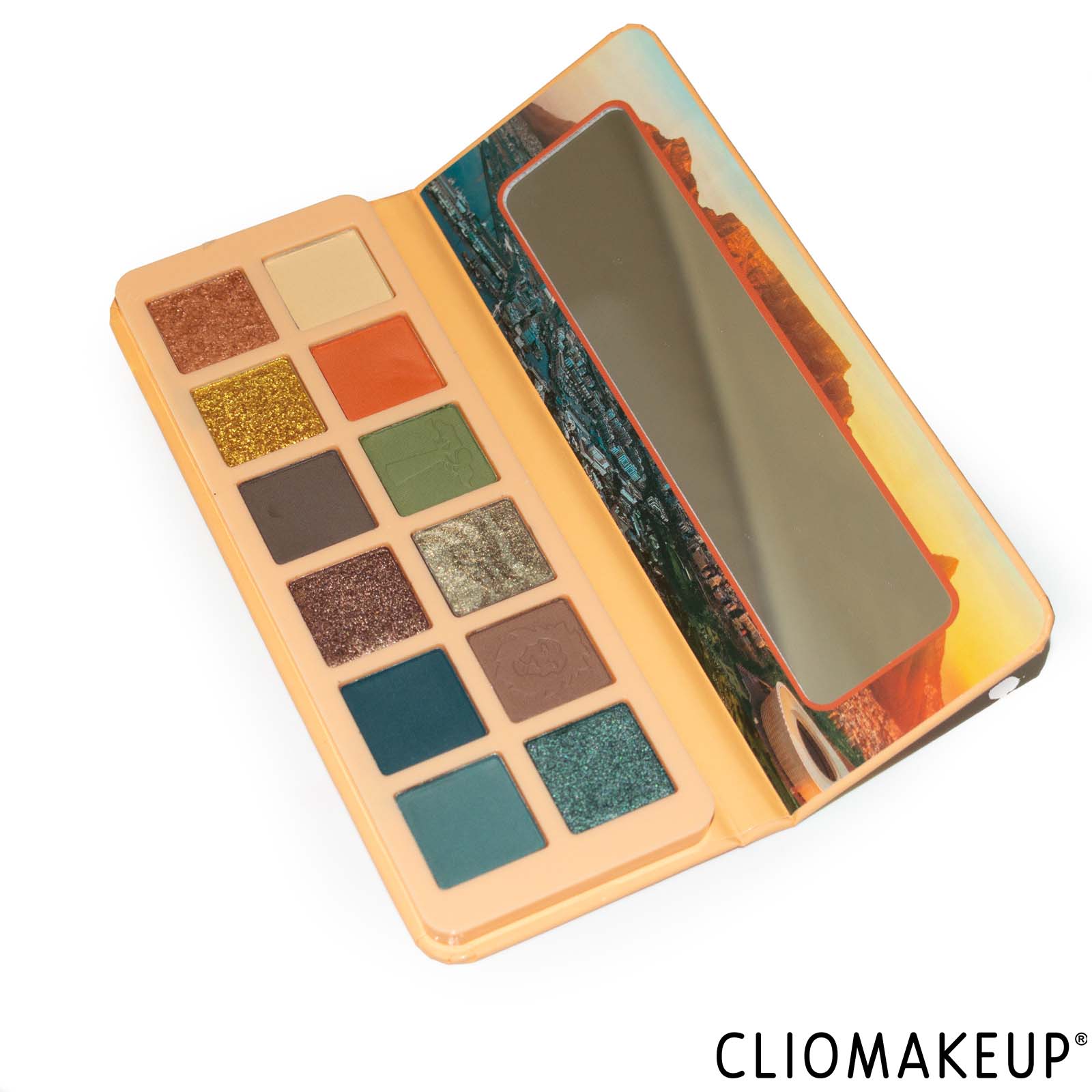 cliomakeup-recensione-palette-essence-welcome-to-cape-town-eyeshadow-palette-3