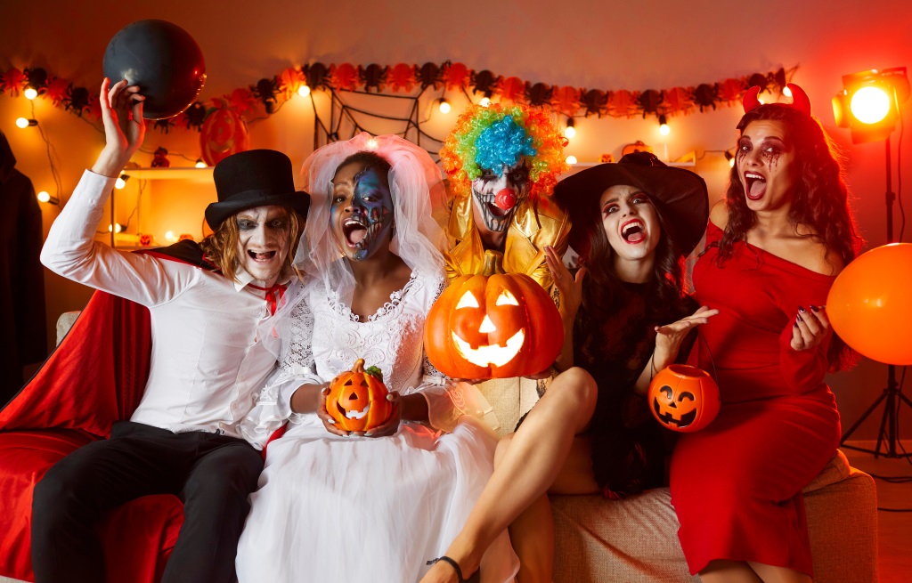 idee-costumi-halloween-adulti-copertina