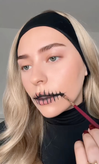 trucco-halloween-semplice-labbra-scheletro
