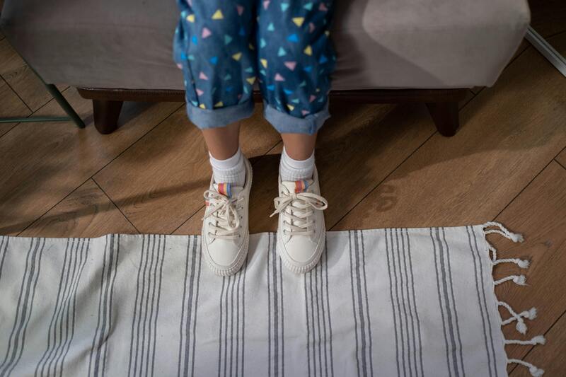 cliomakeup-come-insegnare-ai-bambini-allacciarsi-scarpe-piccoli