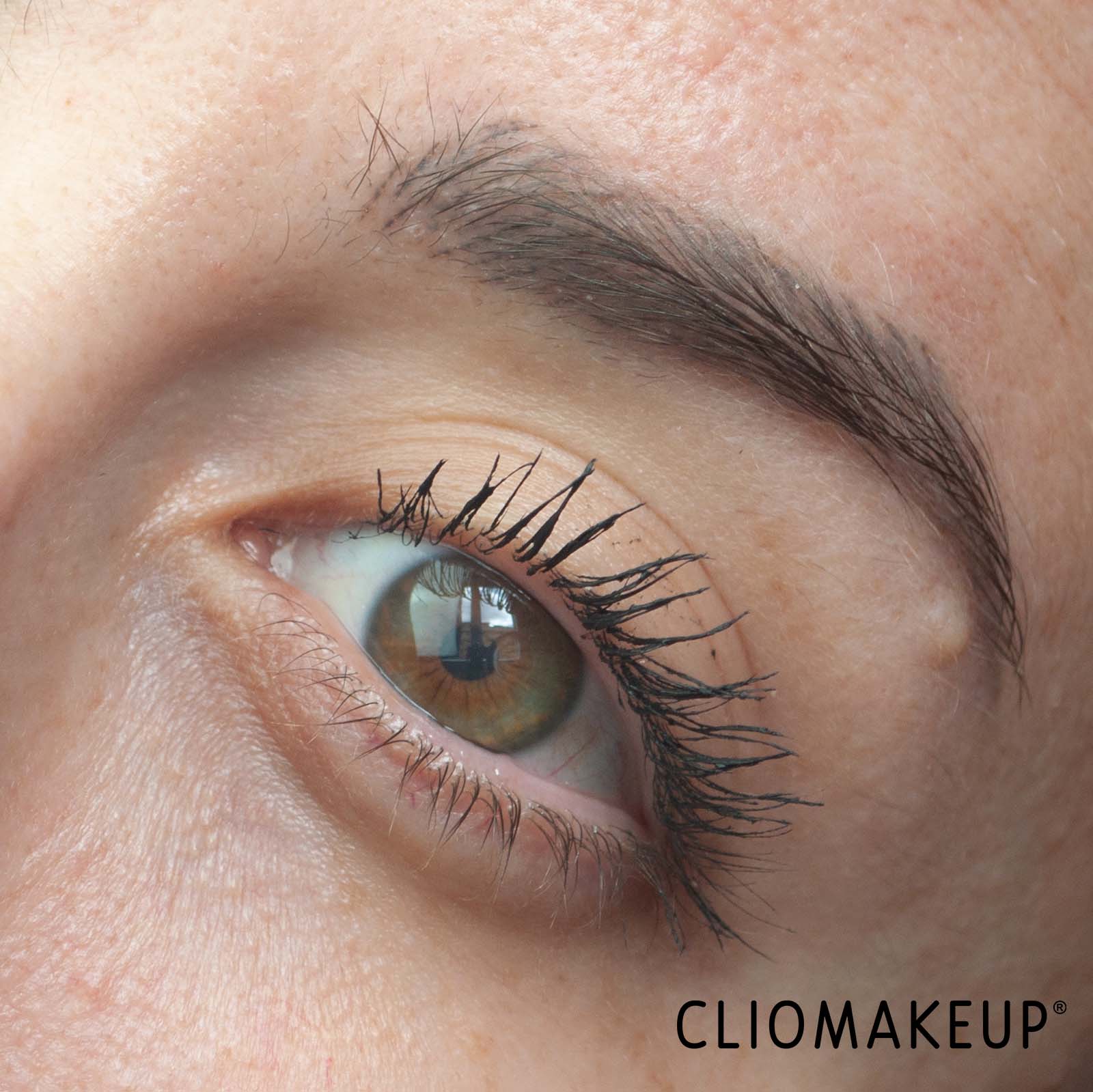 cliomakeup-recensione-mascara-essence-emily-in-paris-the-false-lashes-mascara-12