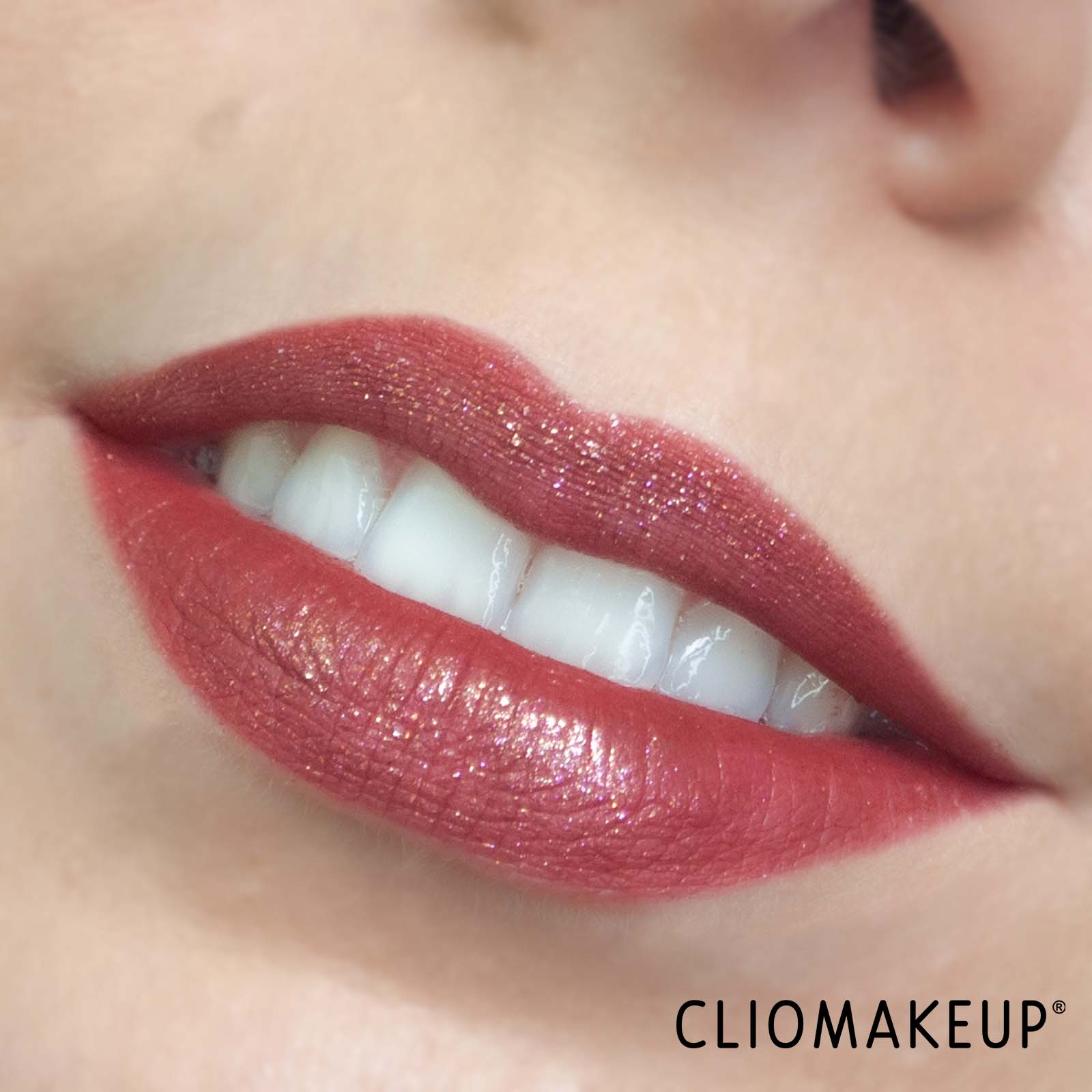 cliomakeup-recensione-rossetto-dior-rouge-dior-forever-liquid-finish-pailettes-13