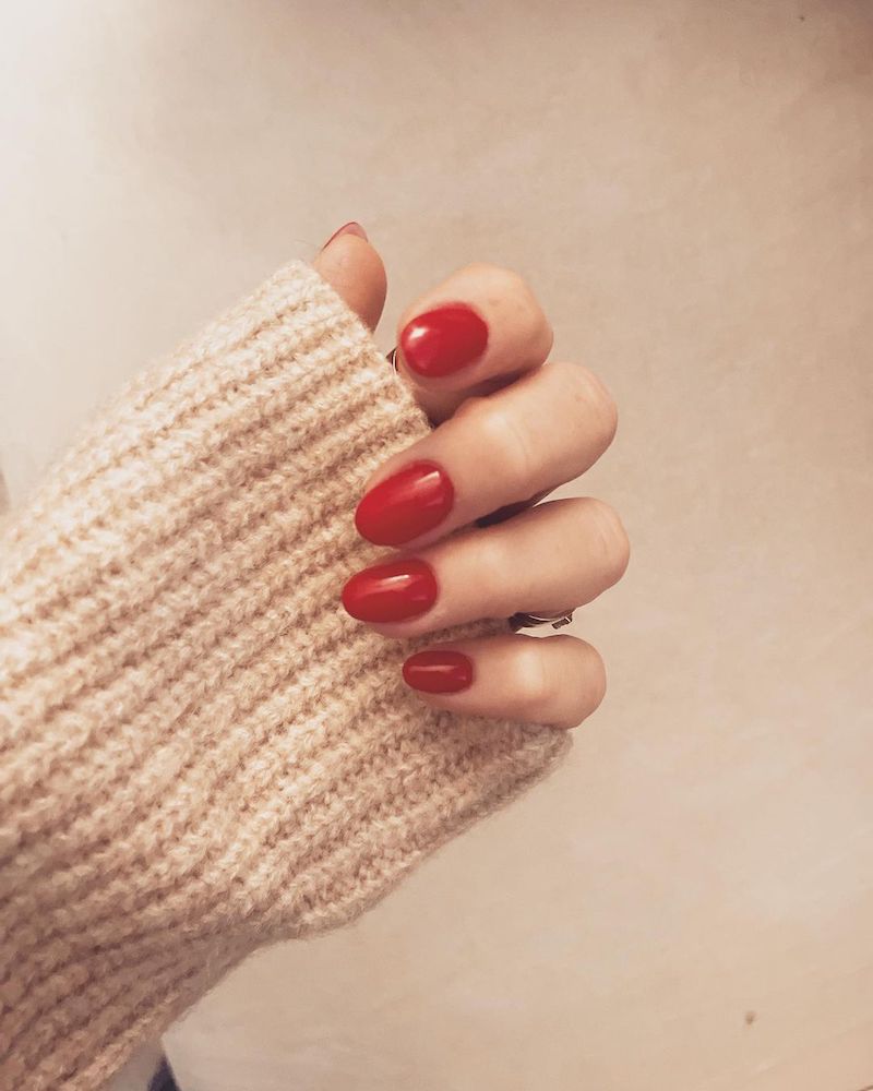 cliomakeup-unghie-rosse-natale-2023-1