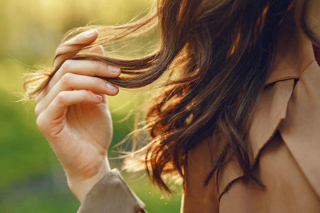 cliomakeup-come-stimolare-crescita-dei-capelli-cover