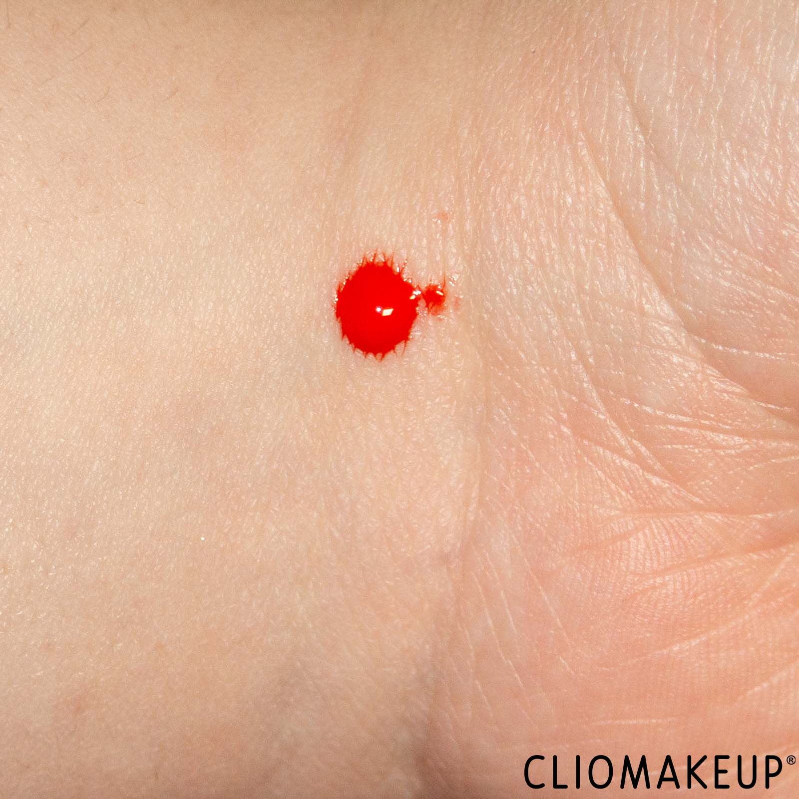 cliomakeup-recensione-blush-urban-decay-hydromaniac-fch-blusher-7