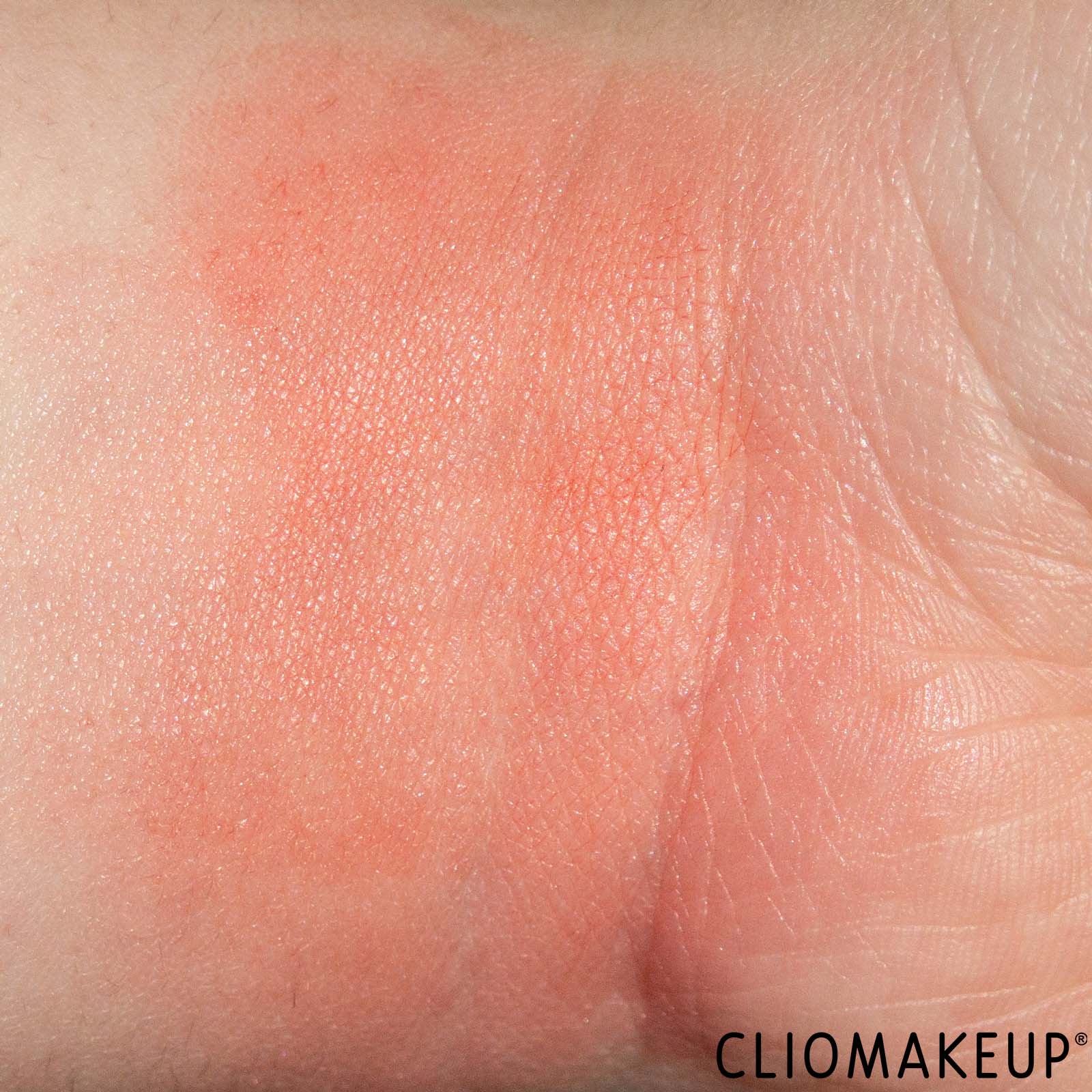 cliomakeup-recensione-blush-urban-decay-hydromaniac-fch-blusher-9