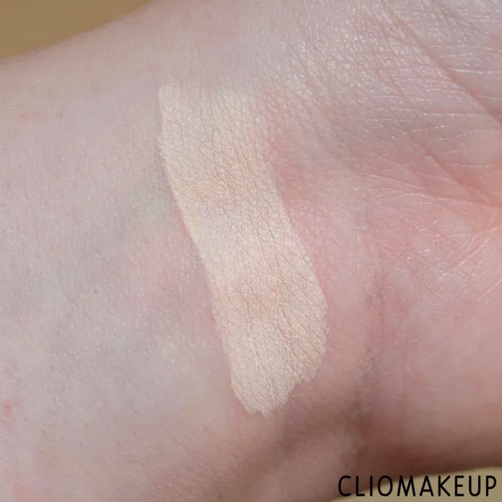 cliomakeup-recensione-correttore-rimmel-lasting-finish-breathable-25h-concealer-6