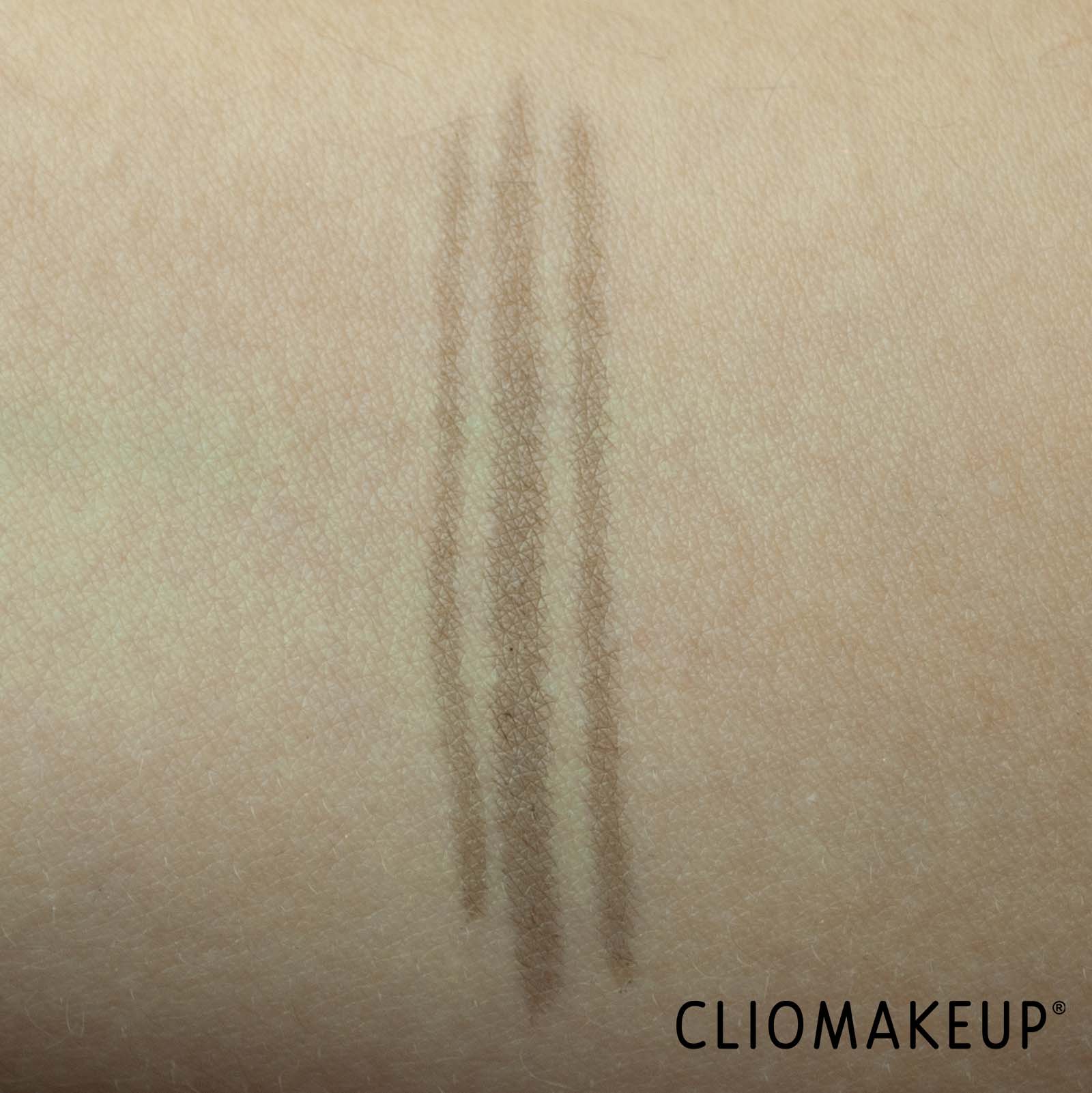 cliomakeup-recensione-matita-sopracciglia-mesauda-signabrow-eyebrow-pen-6