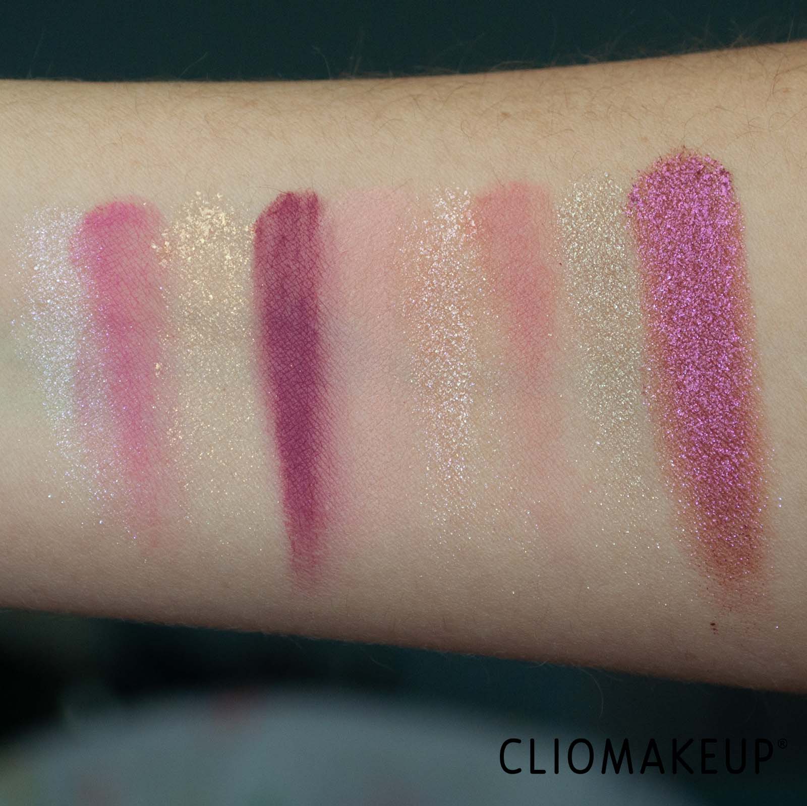 cliomakeup-recensione-palette-essence-emily-in-paris-eyeshadow-palette-7