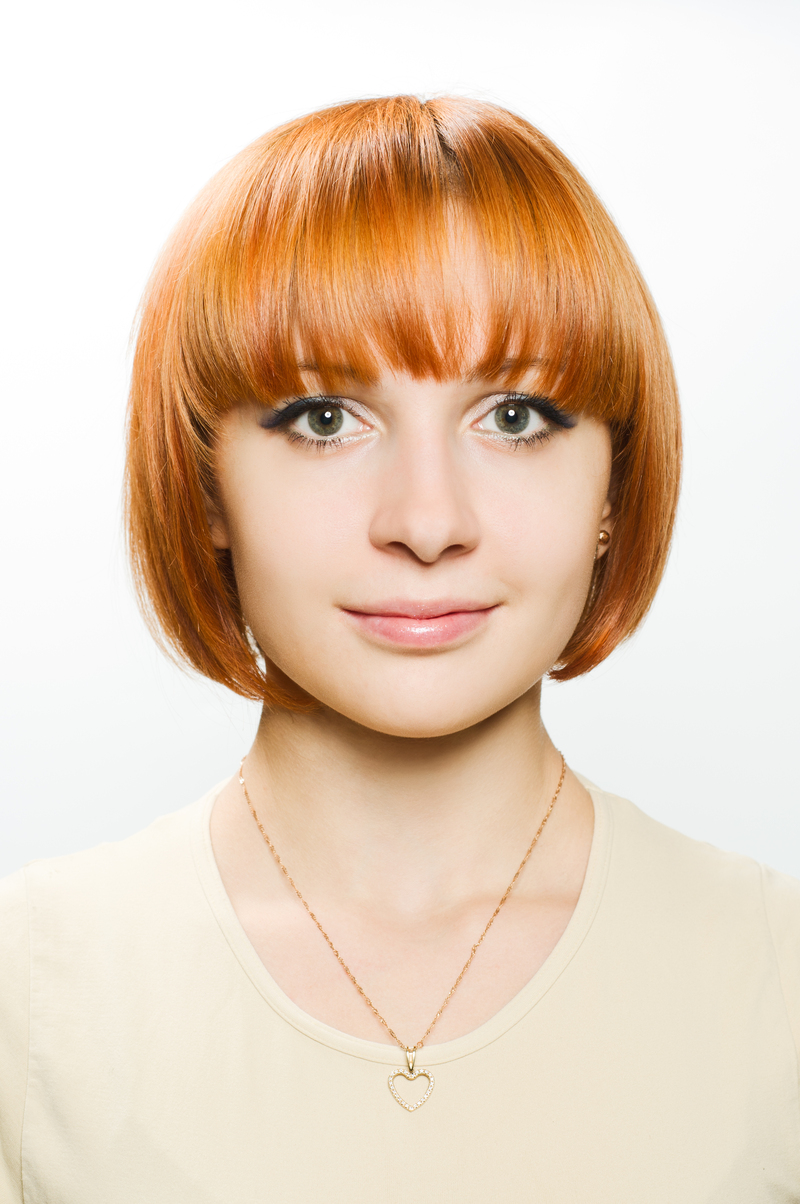 cliomakeup-tagli-capelli-corti-che-invecchiano-frangia-piena