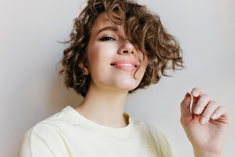 cliomakeup-colore-capelli-corti-ricci