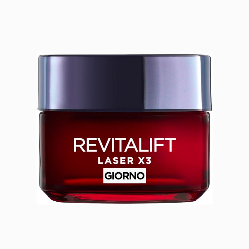 cliomakeup-come-applicare-fondotinta-pelle-matura-l'oreal-revitalift-laser-x3-giorno