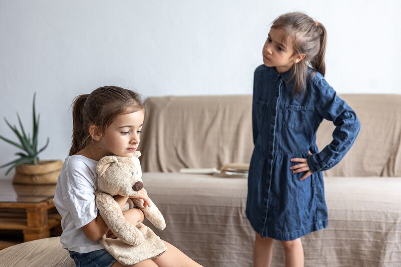 cliomakeup-frasi-non-dire-bambini-piangono-fratelli