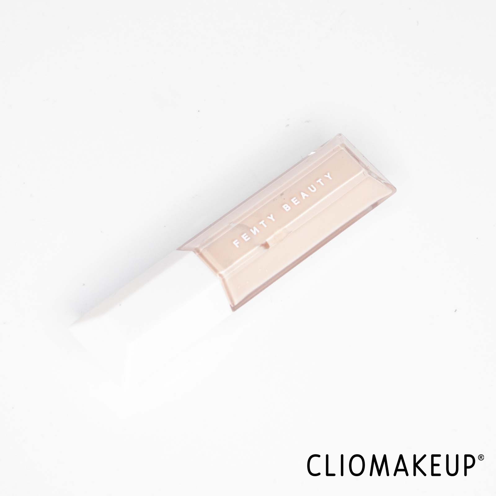 cliomakeup-recensione-correttore-fenty-beauty-were-even-hydrating-longwear-concealer-4