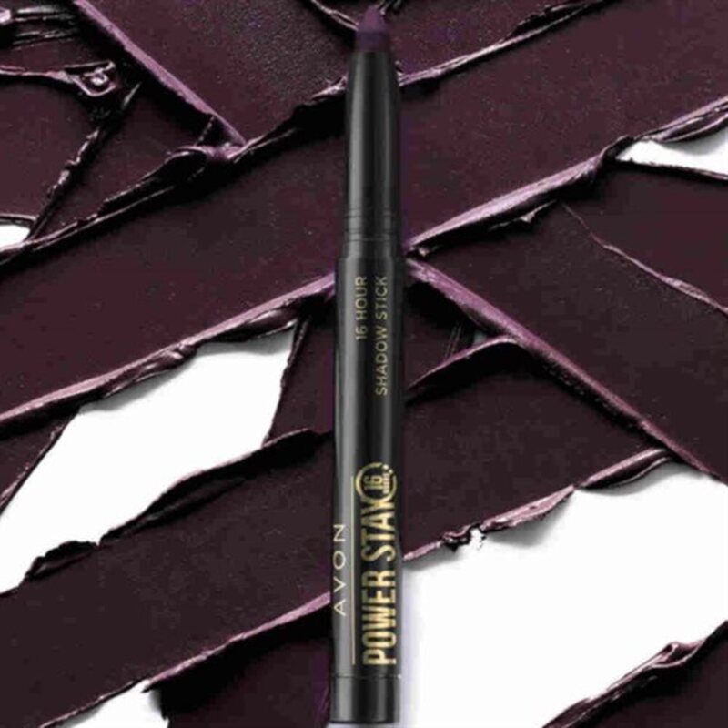cliomakeup-trucco-occhi-azzurri-50-anni-avon-power-stay-rich-plum-ombretto-stick