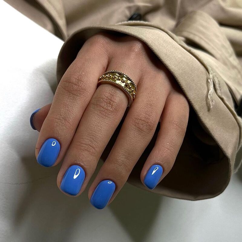 cliomakeup-unghie-blu-2024-corte