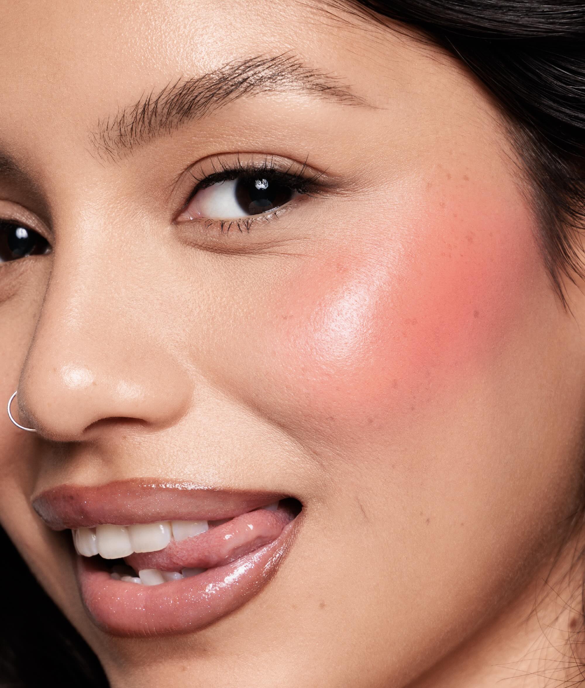 cliomakeup-babbol-Soft-creamy-stick-blush-facile-da-applicare-sfumabile-longlasting-open-04-dettagli
