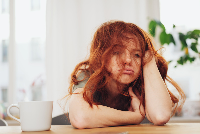 cliomakeup-capelli-che-si-spezzano-cause-stress