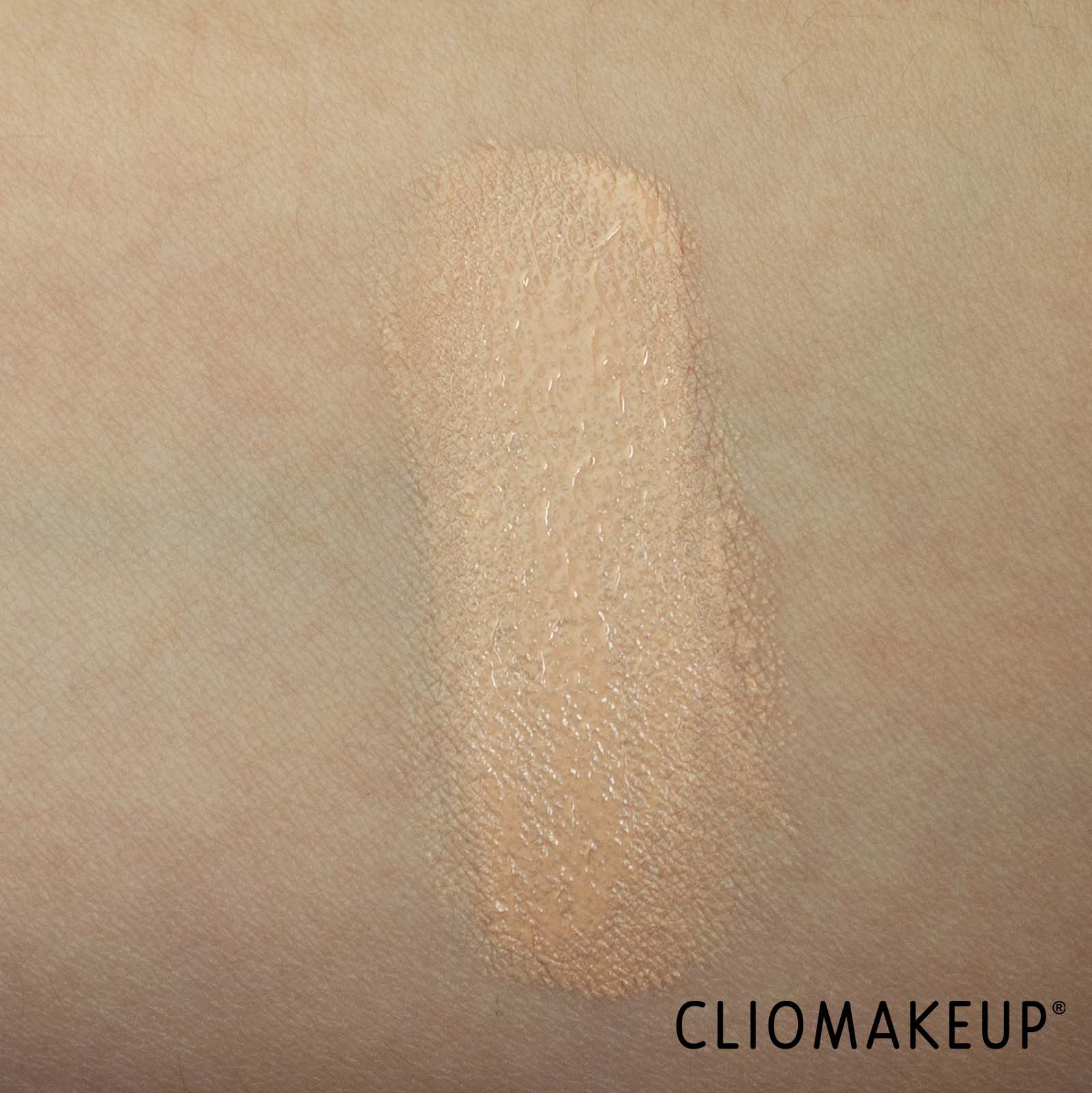 cliomakeup-recensione-fondotinta-avon-make-up-care-serum-foundation-7