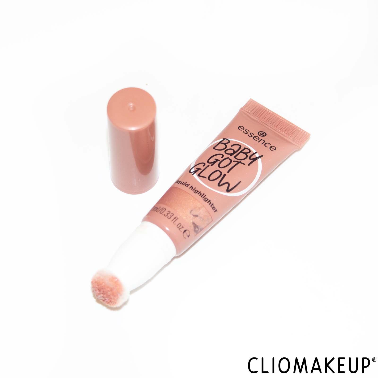 cliomakeup-recensione-illuminante-essence-baby-got-glow-liquid-highlighter-4