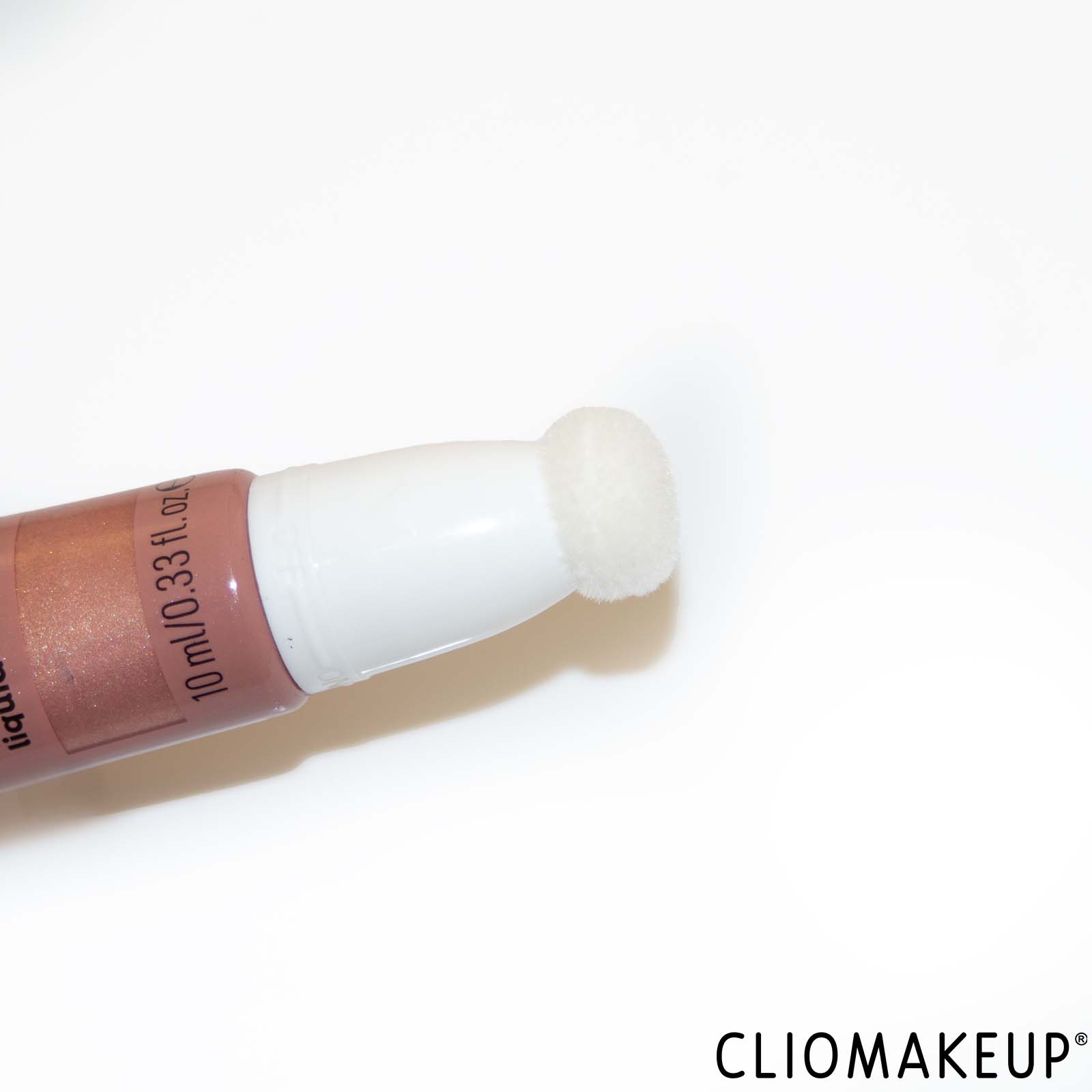 cliomakeup-recensione-illuminante-essence-baby-got-glow-liquid-highlighter-5