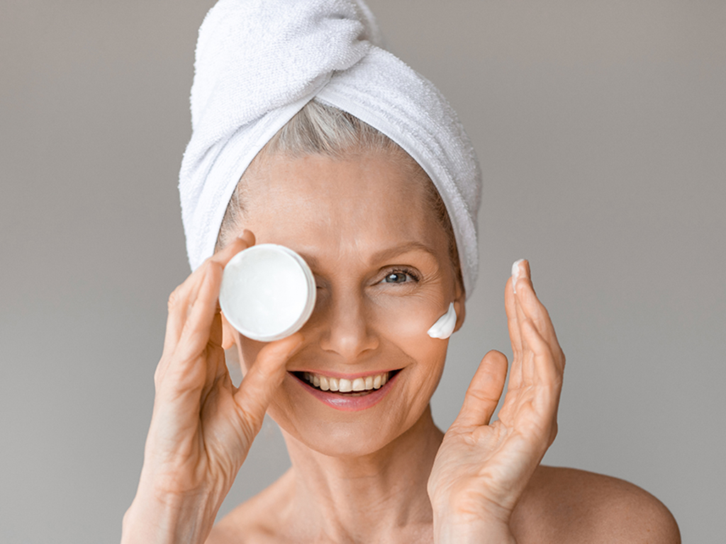 cliomakeup-contorno-occhi-antirughe-50-anni-1