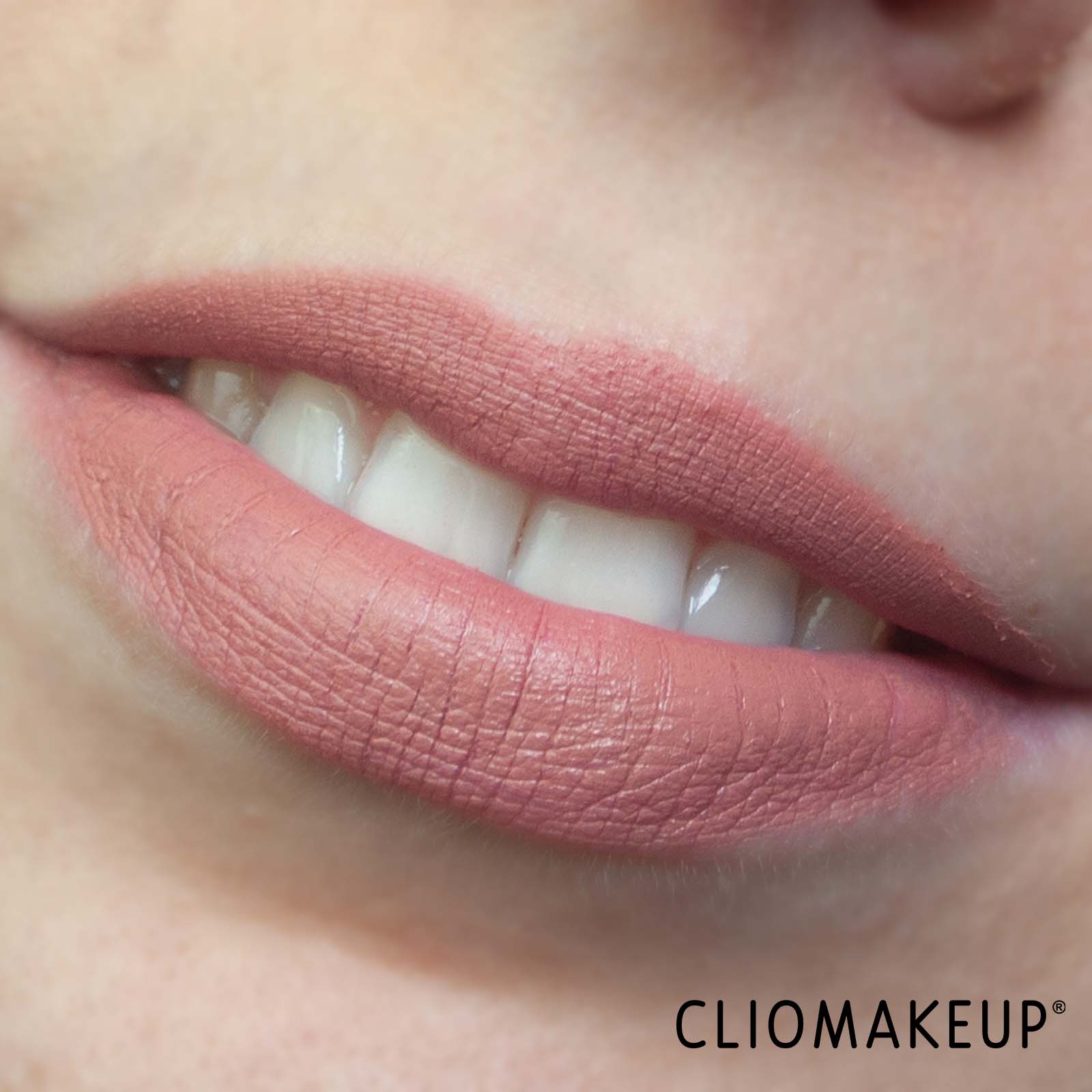 cliomakeup-recensione-rossetti-essence-the-slim-stick-long-lasting-lipstick-12