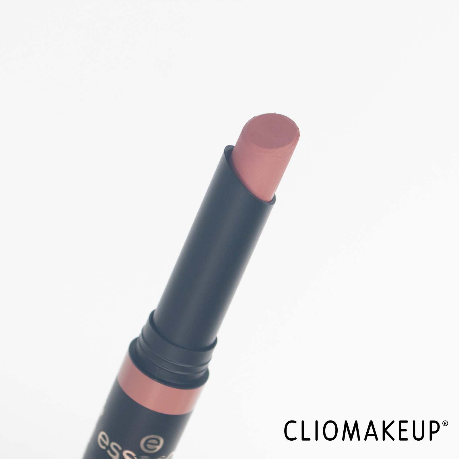 cliomakeup-recensione-rossetti-essence-the-slim-stick-long-lasting-lipstick-5