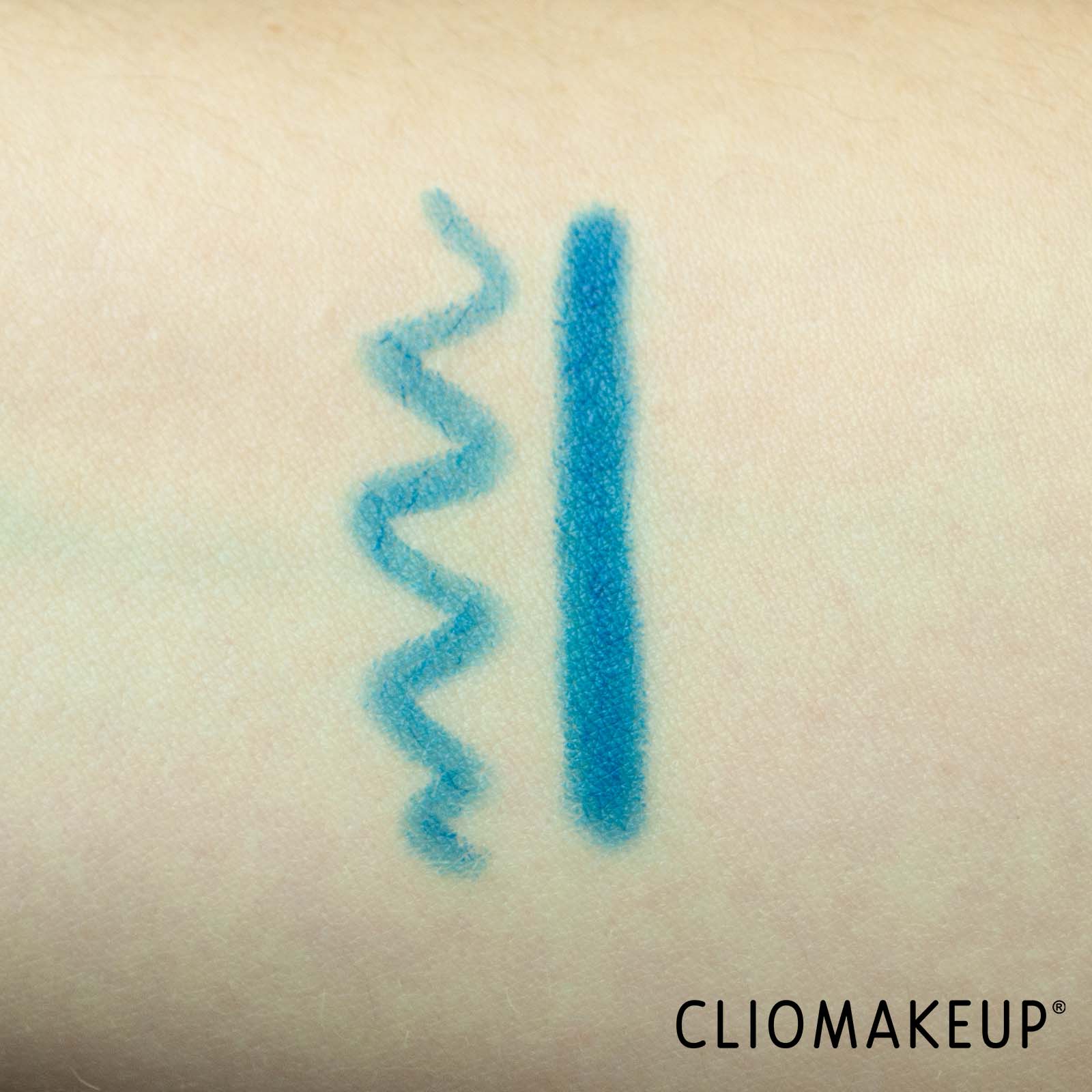 cliomakeup-recensione-eyeliner-avon-glimmerstick-retractable-bold-eyeliner-6