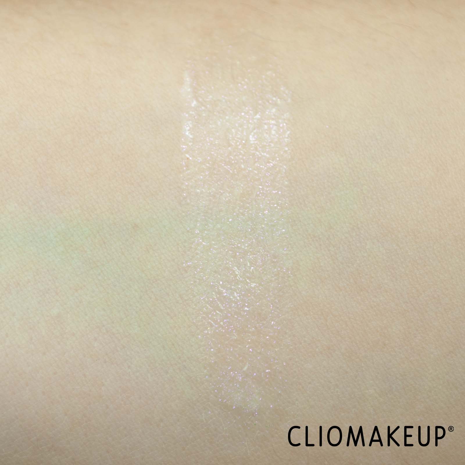 cliomakeup-recensione-olio-labbra-nyx-fat-oil-slick-click-shiny-lip-balm-6