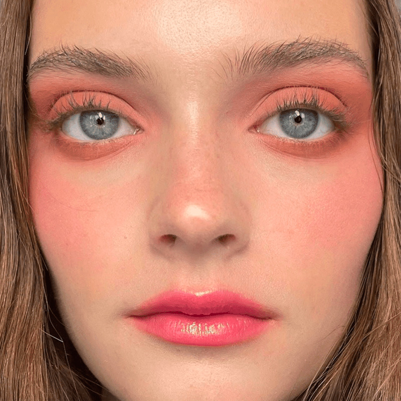 cliomakeup-look-monocromatico-blush-liquido-look-1