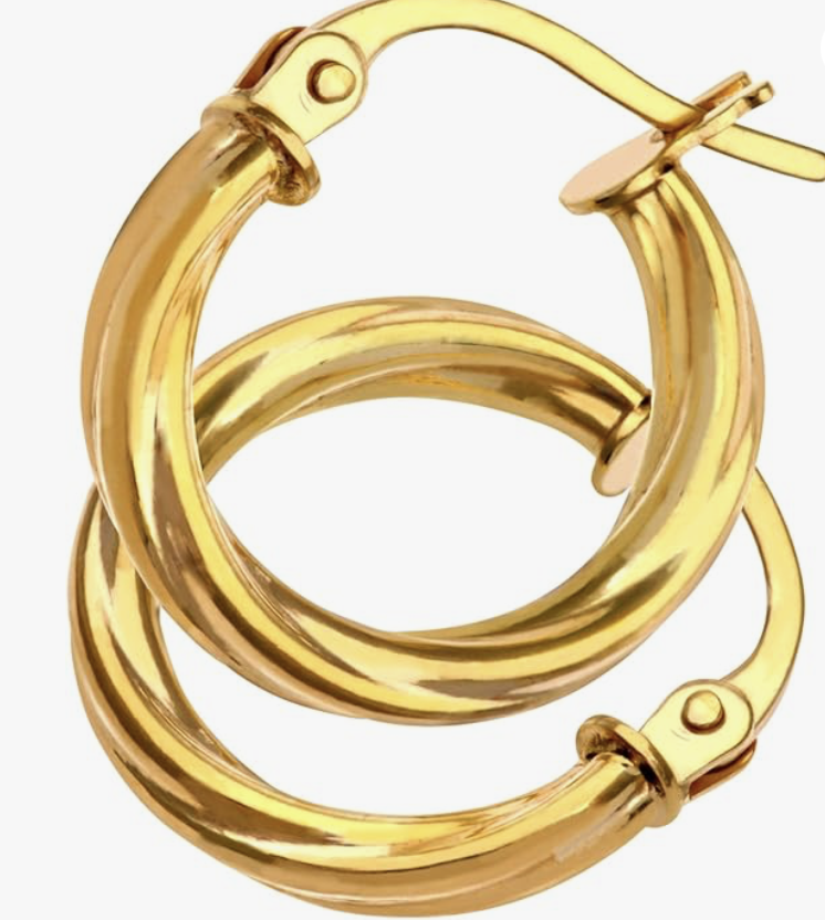 Cliomakeup-come-scegliere-abbinare-gli-orecchini-a-cerchio-orecchini-tipologie-materiali-oro