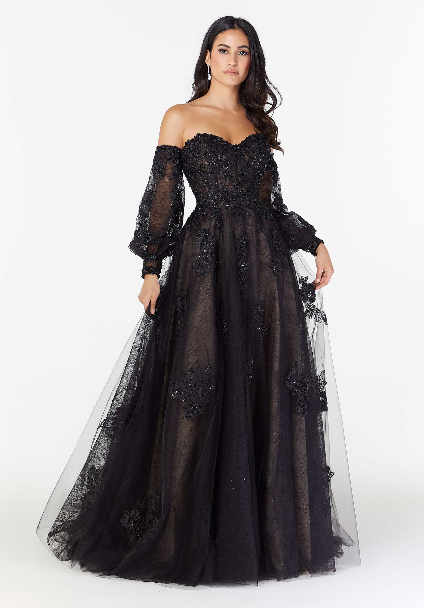 abiti-sposa-colorati-nero-spalle-scoperte