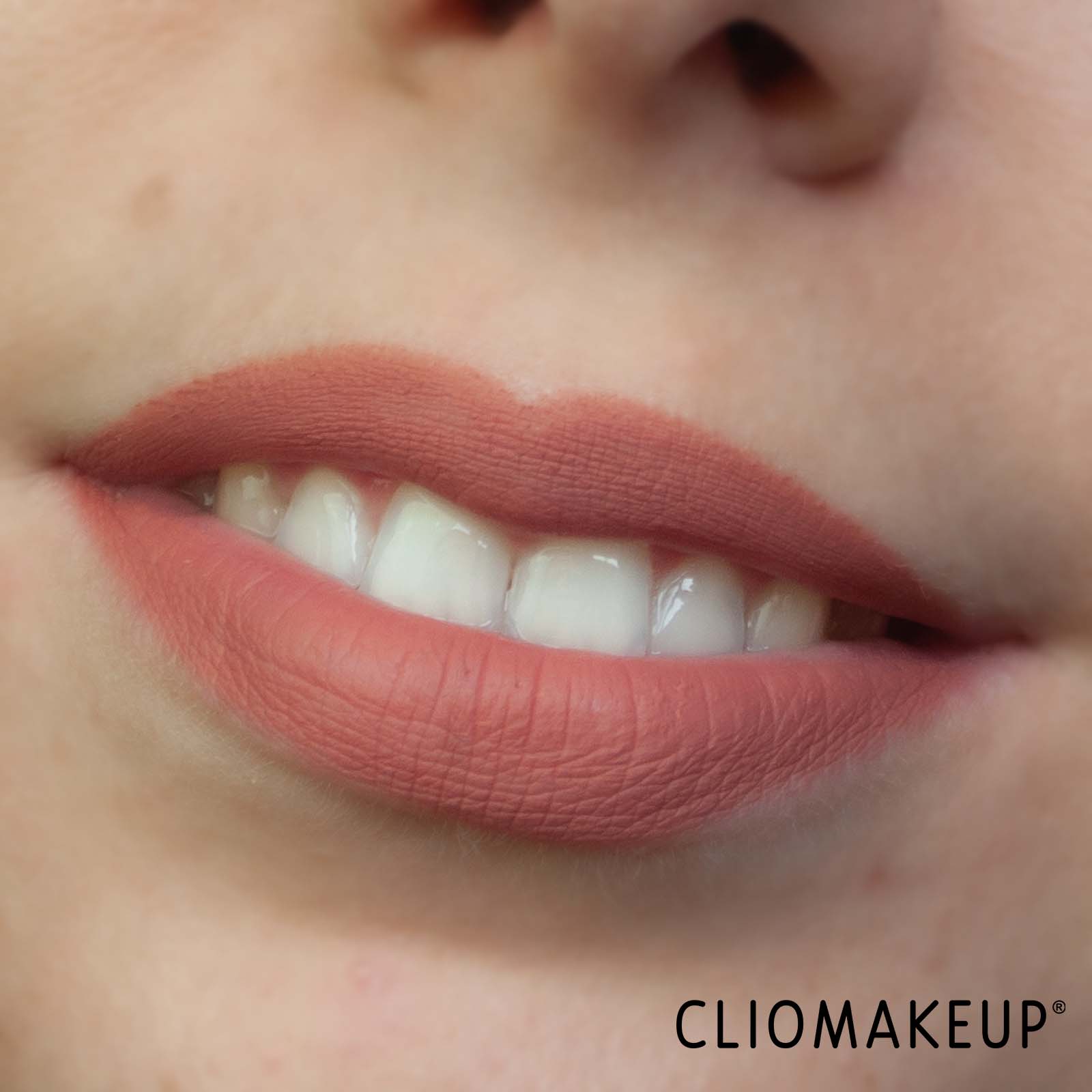 cliomakeup-recensione-matita-labbra-lancome-idole-lip-shaper-10