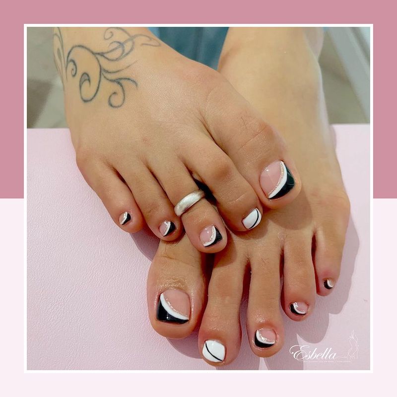 french-unghie-piedi-geometrica