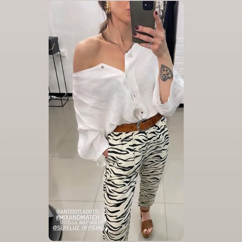 jeans-stampa-animalier-blusa-bianca