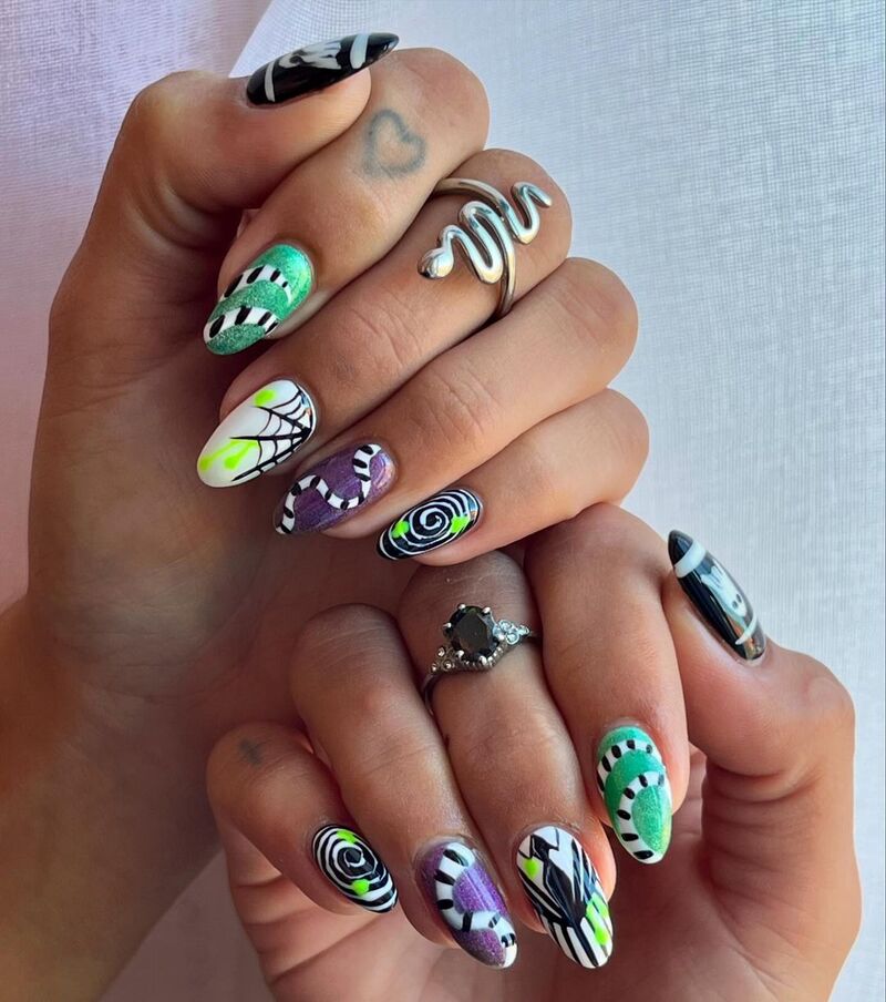 nail-art-halloween-colorate