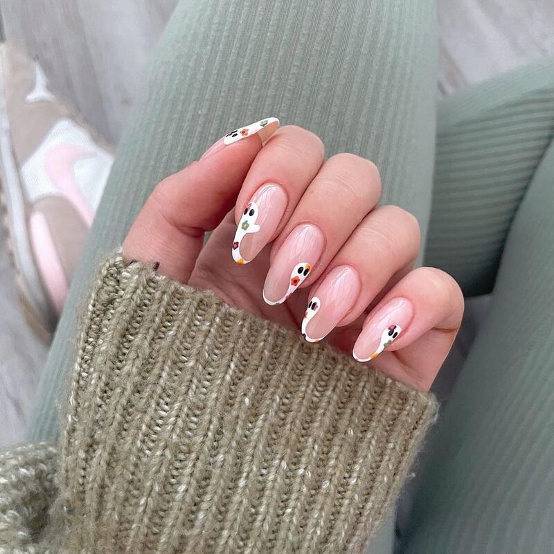 nail-art-halloween-french-fantasmi