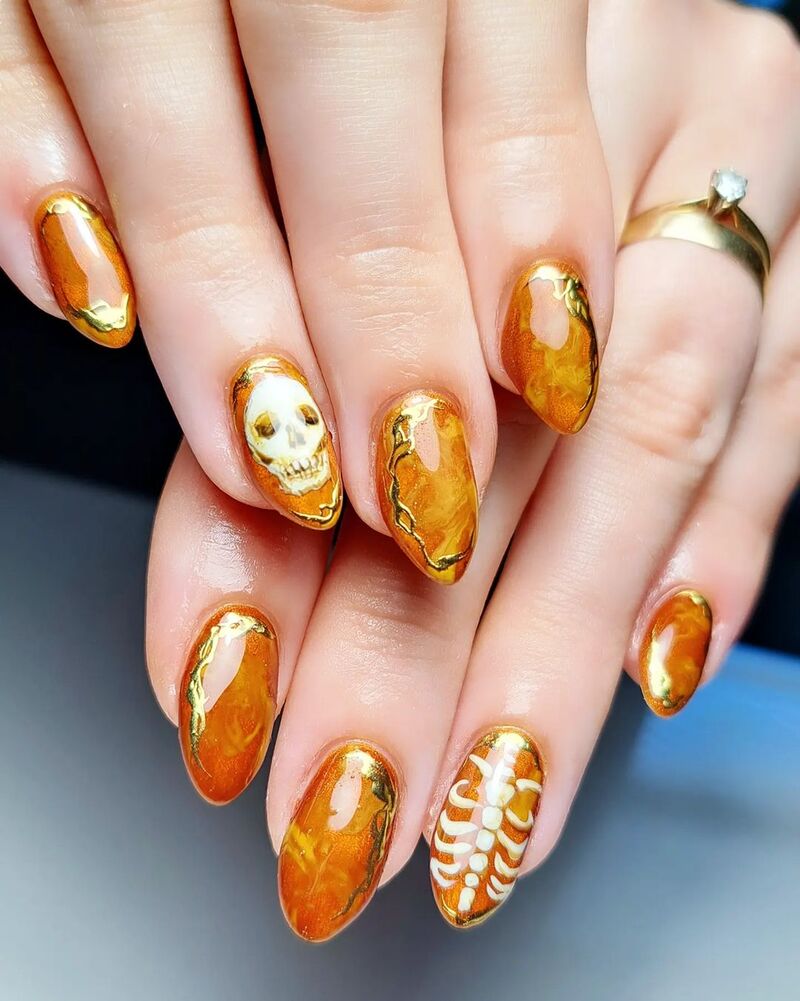 nail-art-halloween-marble-ambra