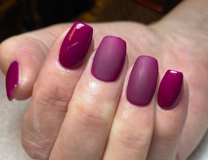 smalto-burgundy-quali-scegliere-idee-nail-art-sofisticate-monocolore-burgundy-viola