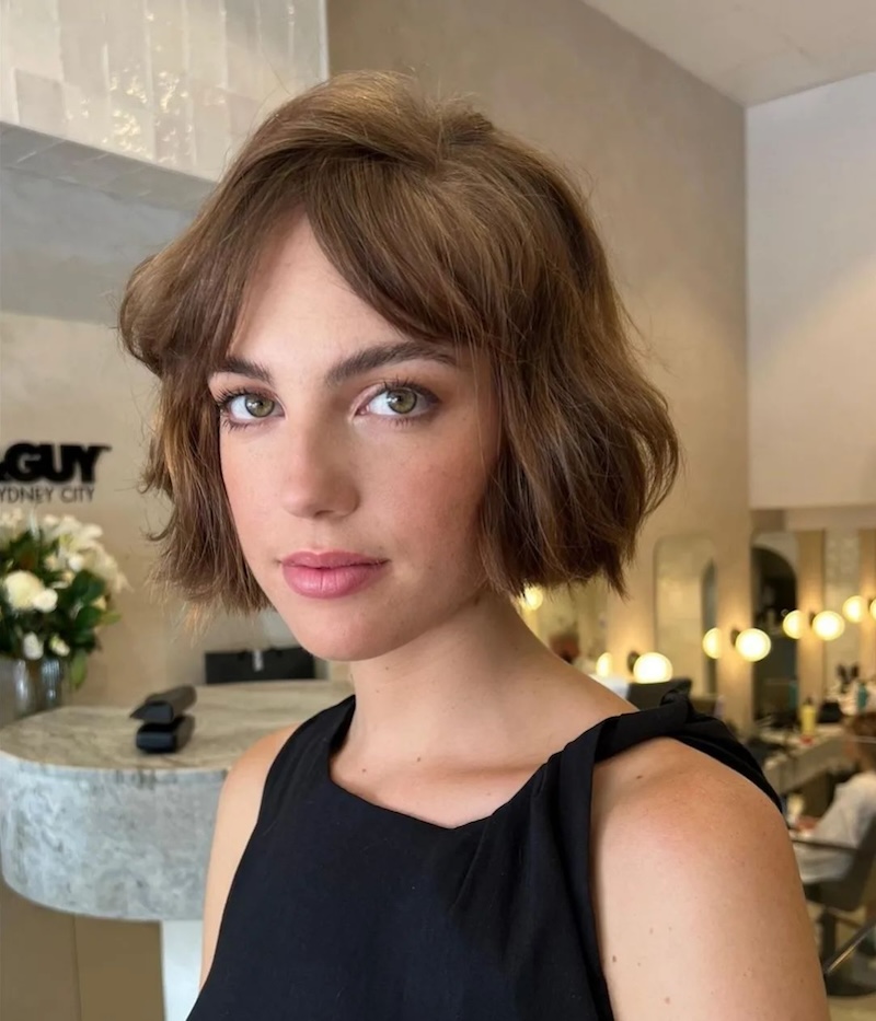 tagli-capelli-corti-cortissimi-autunno-2024-caschetto-corto-ciuffo-frangia